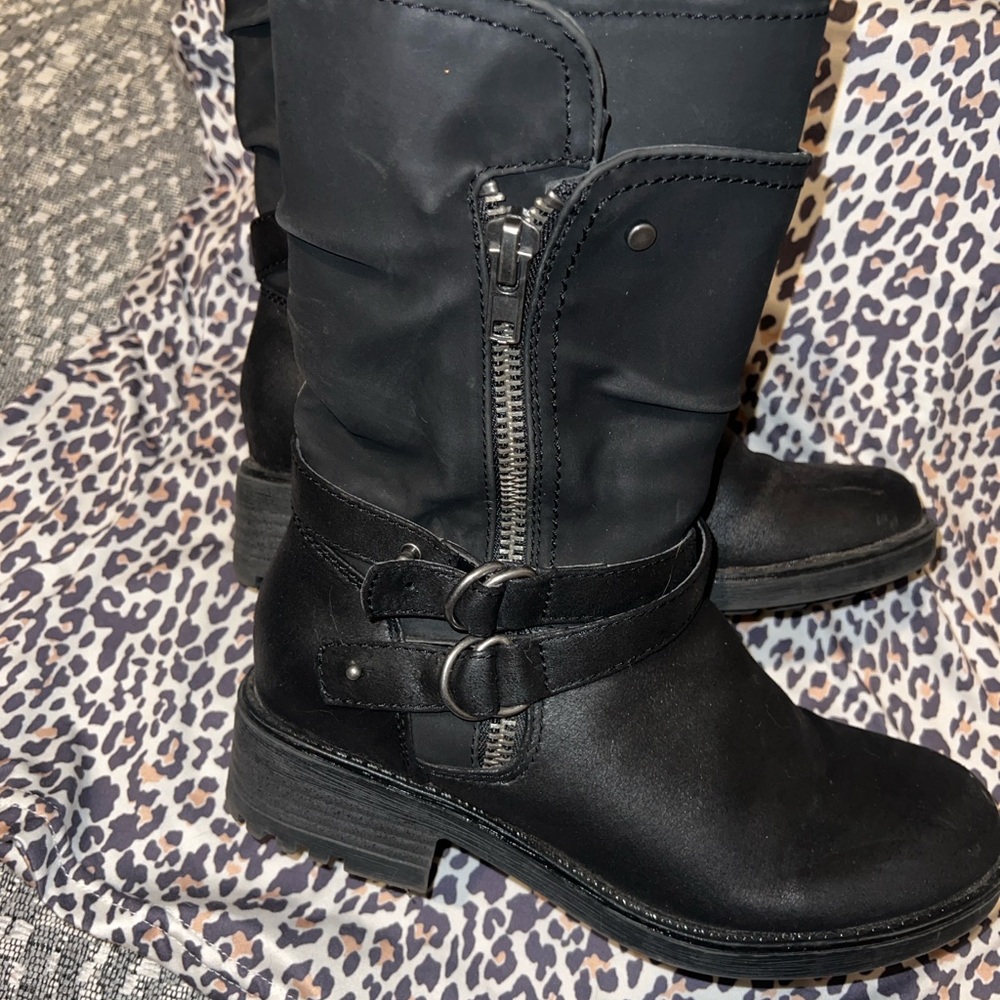 Carlos Sophie size 9–Women's Black Buckle Boots
